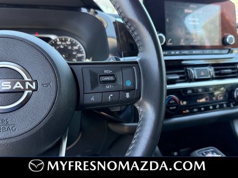 Used 2022 Nissan Pathfinder SV FWD image 21