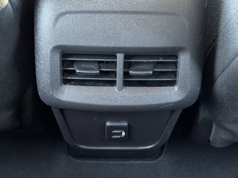 Used 2024 Chevrolet Equinox LT image 30