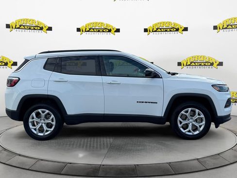 Used 2024 Jeep Compass Latitude AWD/4WD image 6
