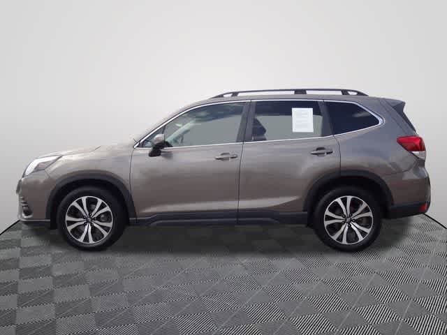 Used 2022 Subaru Forester Limited AWD/4WD image 2