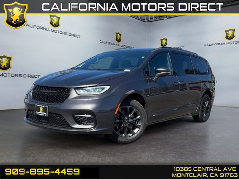 Used 2021 Chrysler Pacifica Touring-L w/ Premium & Safety Sphere Group FWD image 1
