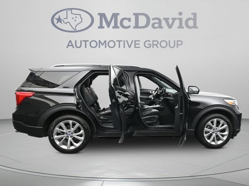 Used 2023 Ford Explorer Platinum w/ Technology Package AWD/4WD image 41