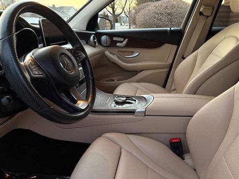 Used 2019 Mercedes-Benz GLC 350e GLC 350E w/ Premium Package image 9