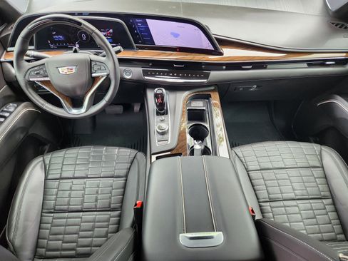 Used 2024 Cadillac Escalade Sport Platinum w/ LPO, ONYX Package AWD/4WD image 9