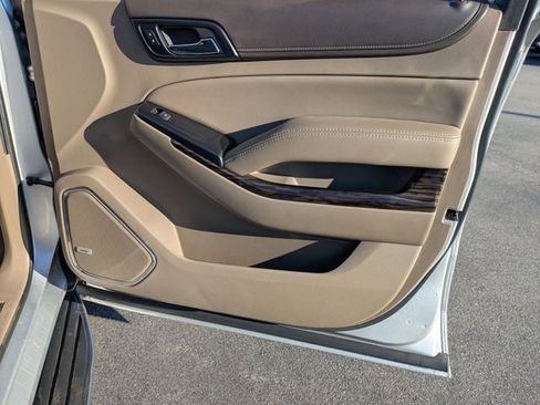 Used 2017 GMC Yukon SLT w/ Premium Edition image 38