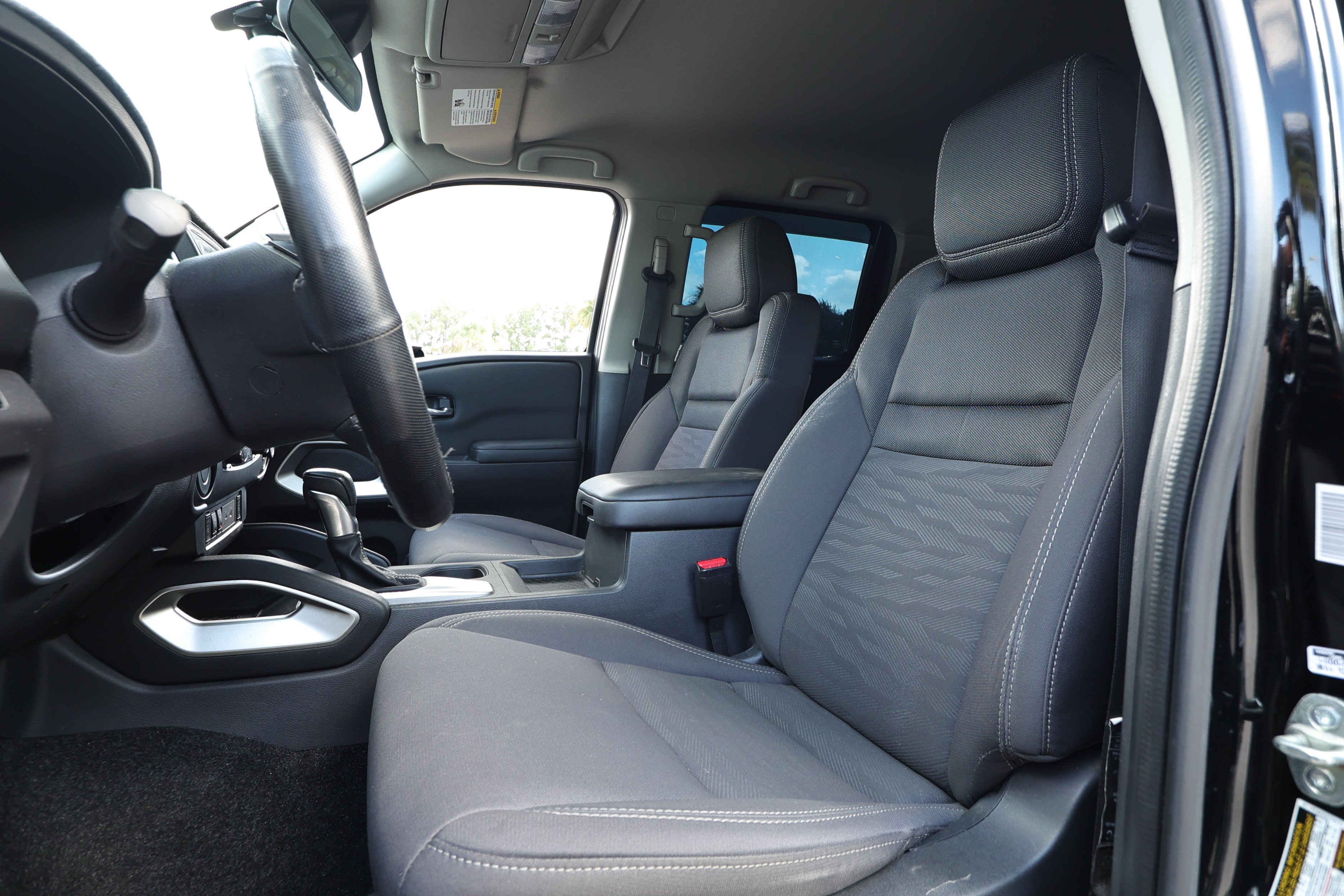 Used 2022 Nissan Frontier SV RWD image 24