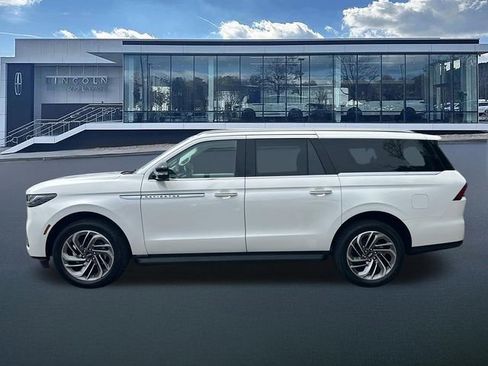New 2026 Lincoln Navigator L Premier AWD/4WD image 4