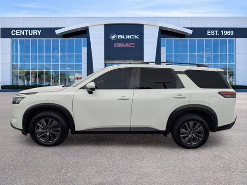 Used 2023 Nissan Pathfinder SV image 7