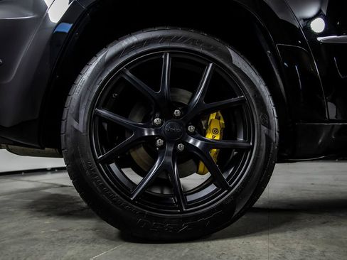 Used 2018 Jeep Grand Cherokee Trackhawk AWD/4WD image 16