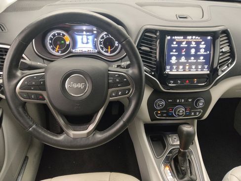 Used 2019 Jeep Cherokee Limited w/ Technology Group FWD image 22