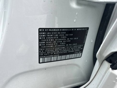 Used 2022 Volkswagen Tiguan SE R-Line FWD image 31