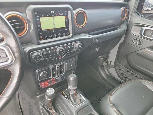 Used 2022 Jeep Gladiator Mojave w/ Cold Weather Group AWD/4WD image 18