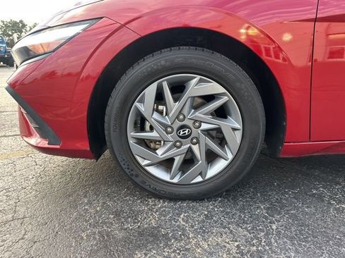 Used 2024 Hyundai Elantra SEL image 19
