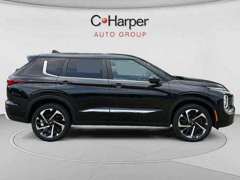 Used 2023 Mitsubishi Outlander SE AWD/4WD image 2