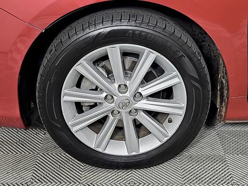 Used 2014 Toyota Camry XLE image 5