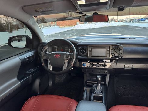 Used 2016 Toyota Tacoma SR RWD image 23