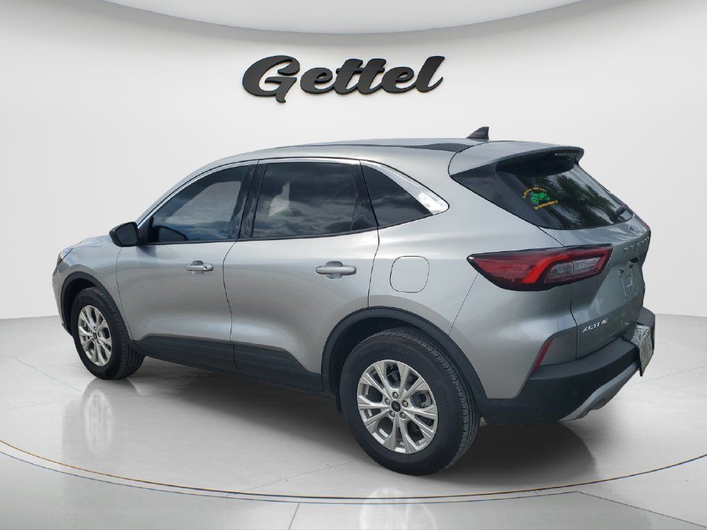 Used 2024 Ford Escape Active w/ Tech Pack #1 AWD/4WD image 4