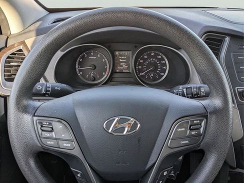 Used 2017 Hyundai Santa Fe Sport FWD image 23