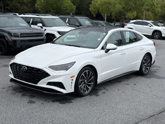 Certified 2022 Hyundai Sonata Limited w/ Preferred Accessory Package FWD image 3