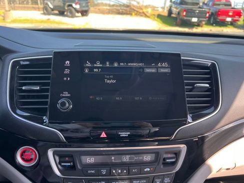 Used 2020 Honda Pilot Touring image 24