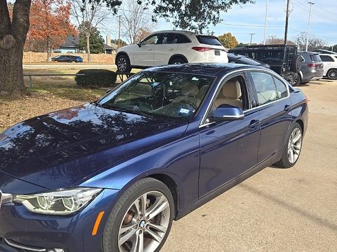 Used 2017 BMW 330i Sedan image 2