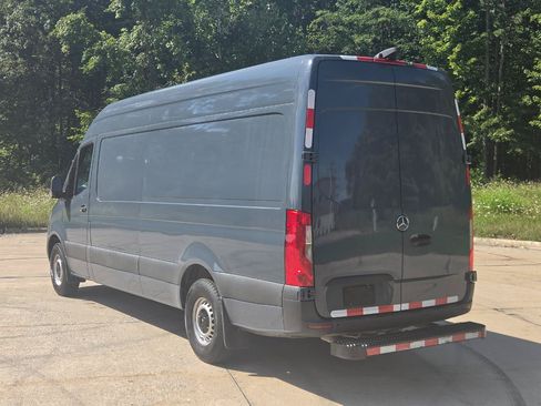 Used 2019 Mercedes-Benz Sprinter 170 image 3