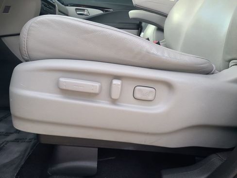 Used 2020 Honda Pilot Touring image 25