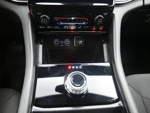 Used 2024 Jeep Grand Cherokee L Laredo RWD image 17
