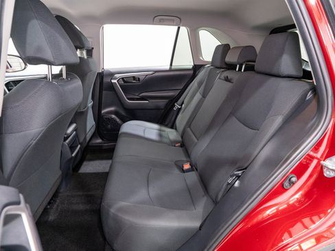 Used 2019 Toyota RAV4 LE AWD/4WD image 27