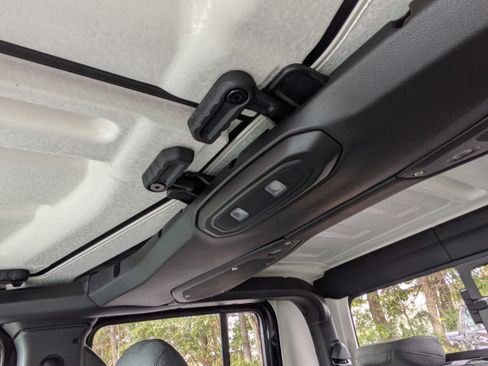 New 2026 Jeep Gladiator Sport image 21