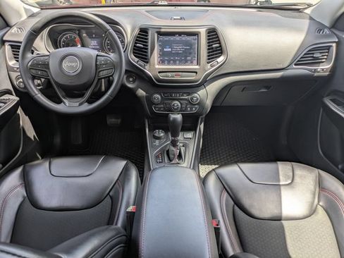 Used 2019 Jeep Cherokee Trailhawk AWD/4WD image 16