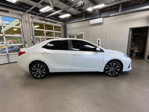 Used 2019 Toyota Corolla SE FWD image 6