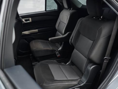 Used 2023 Ford Explorer XLT image 23