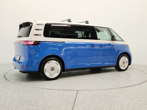 Used 2025 Volkswagen ID. Buzz 1st Edition RWD image 5