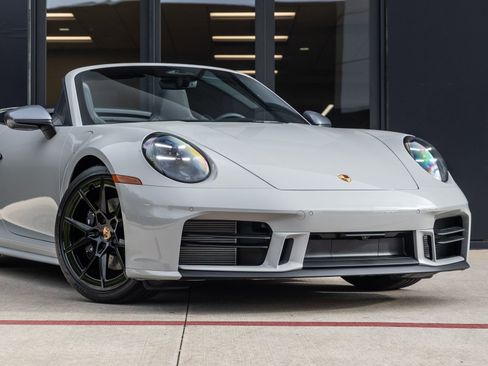 New 2026 Porsche 911 Carrera T image 9