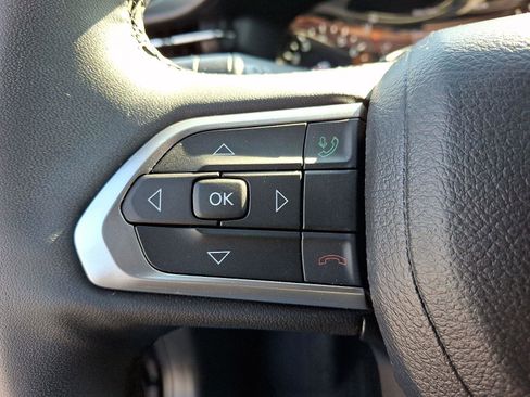 Used 2023 Jeep Compass Latitude image 21