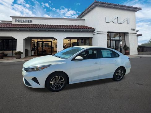 Used 2023 Kia Forte LXS FWD image 3
