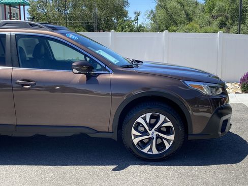 Used 2020 Subaru Outback Limited AWD/4WD image 8