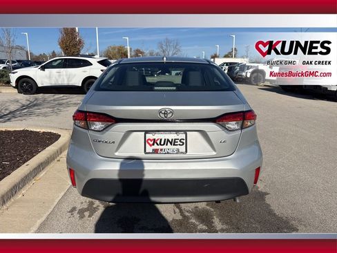 Used 2025 Toyota Corolla LE image 5