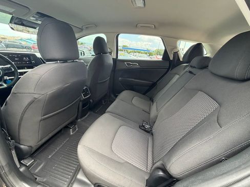 Used 2024 Kia Sportage LX FWD image 17