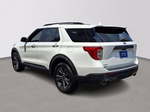 Certified 2023 Ford Explorer XLT w/ Equipment Group 202A AWD/4WD image 4