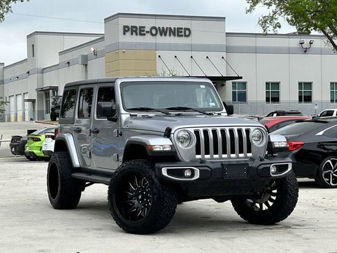 Used 2021 Jeep Wrangler Unlimited Sahara AWD/4WD image 2
