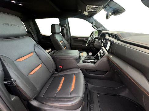 Used 2024 GMC Sierra 1500 AT4 w/ Technology Package AWD/4WD image 15