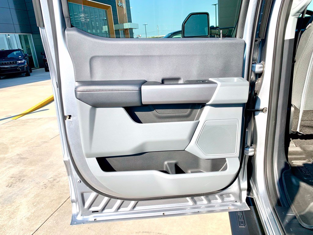 Used 2024 Ford F250 4x4 Crew Cab Super Duty image 16