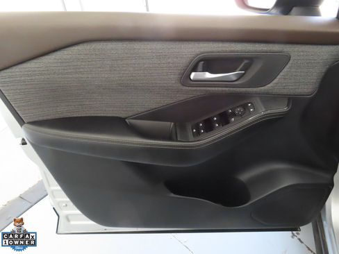 Used 2023 Nissan Rogue SV AWD/4WD image 10