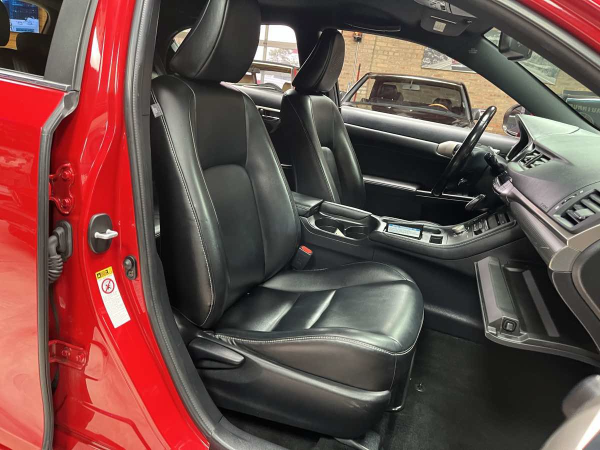 Used 2017 Lexus CT 200h FWD image 23