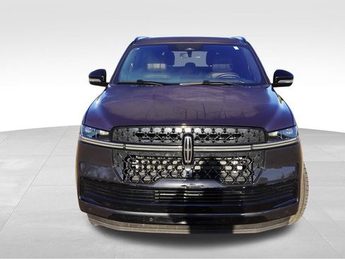 Used 2025 Lincoln Navigator Reserve w/ Jet Appearance Package AWD/4WD image 12