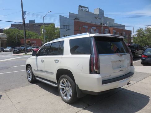 Used 2015 Cadillac Escalade Luxury AWD/4WD image 5
