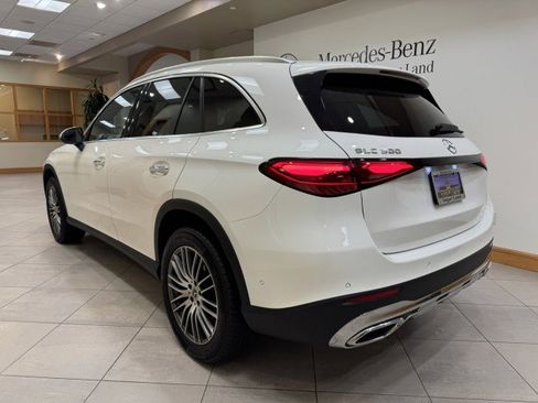Certified 2025 Mercedes-Benz GLC 300 image 3