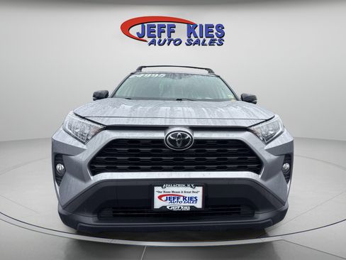 Used 2020 Toyota RAV4 XLE w/ Convenience Package image 2
